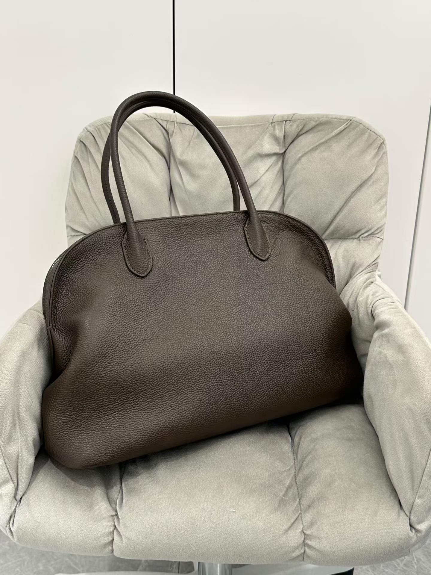New Women Pebbled Grain Top‑Ha - Luxury Bags Quiet ulasan dan harga